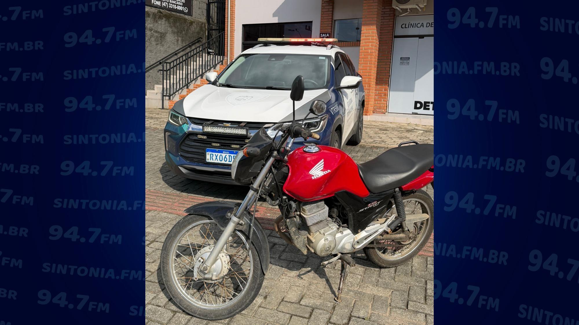 Moto furtada durante a noite é encontrada horas depois no mesmo bairro 